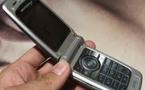 Insolite: Il vole telephone portable du patron des policiers