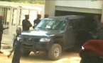 VIDEO| Cheikh Béthio escorté par les gendarmes du GIGN au tribunal de Thies 