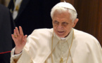 Le Pape Benoît XVI annonce sa démission pour le 28 février.