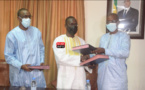 Saint-Louis : Le FONSIS ET RASSOULNA signent un accord d’investissement de 200 millions de francs CFA (vidéo) Saint-Louis : Le FONSIS ET RASSOULNA signent un accord d’investissement de 200 millions de francs CFA (vidéo)
