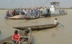 Macky et  Aziz pour la construction du pont de Rosso.