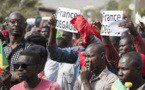 Mali : manifestation en faveur des militaires et contre les pressions étrangères
