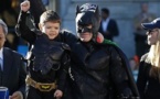 Batman : Barrack Obama félicite un enfant pour avoir sauvé San Francisco (vidéo)
