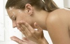 Les 5 raisons pour se laver le visage à l'eau froide