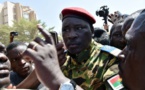 Burkina : le lieutenant-colonel Isaac Zidale, numéro 2 de la garde présidentielle, se proclame président.
