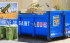 ASSAINISSEMENT – LA MAIRIE de SAINT-LOUIS A L’ASSAUT : Réfection des bacs à ordures, installations de poubelles, nettoiement de la digue de Ndiolloffène (photos).