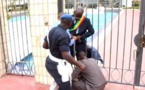 Cheikh Bamba Dièye: Pourquoi je m'étais enchaîné devant les grilles de l' Assemblée Nationale Cheikh Bamba Dièye: Pourquoi je m'étais enchaîné devant les grilles de l' Assemblée Nationale