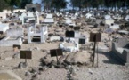 Cimetière de Pikine: Exhumation des corps d’un vieux de 80 ans et d’un bébé de 7 mois. Le fossoyeur en garde à vue. Cimetière de Pikine: Exhumation des corps d’un vieux de 80 ans et d’un bébé de 7 mois. Le fossoyeur en garde à vue.