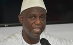 Interdit de voyager, Mansour Faye prépare sa riposte 