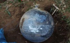 De grosses boules de métal tombées du ciel au Vietnam