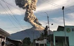 Philippines : Plus de 300 familles évacuées suite à des chutes de cendres du volcan Mayon