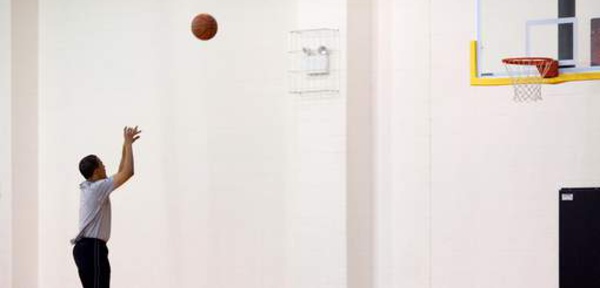 Comme d'habitude, Barack Obama joue au basket le jour de l'élection