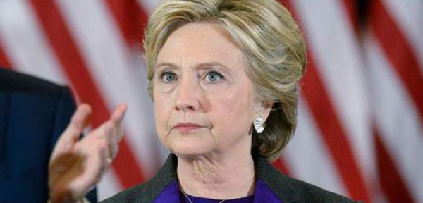 Hillary Clinton juge le directeur du FBI responsable de sa défaite