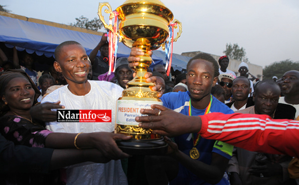 Parrain de la Zone 5: Mansour NDIAYE fait vibrer le WALO. Regardez !