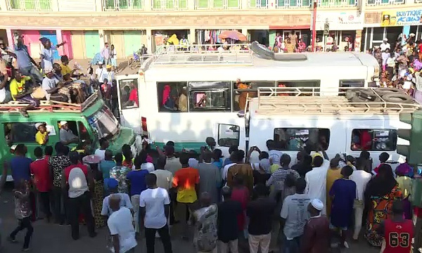 En Gambie, l'état d'urgence accélère l'exode