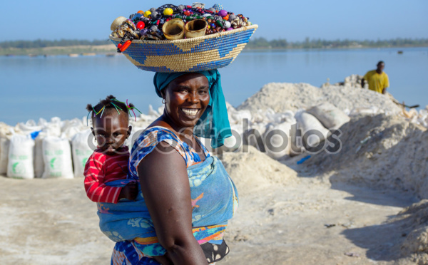 Sénégal : les femmes de plus en plus qualifiées, les hommes davantage tournés vers des activités féminines (sociologue)