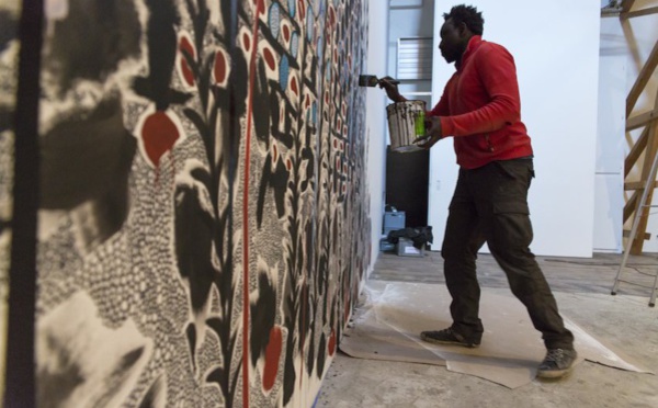  Omar Ba, le peintre dakarois qui a réussi à Genève, au culot