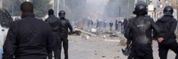 Tunisie : les manifestations contre la cherté de la vie tournent à l’affrontement violent