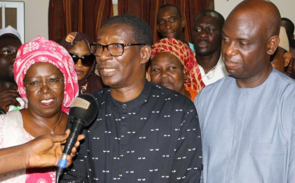 Mary Teuw NIANE casse « le pouvoir dictatorial » de Mansour FAYE : « mettons nos tee-shirts, arborons nos banderoles et pancartes »