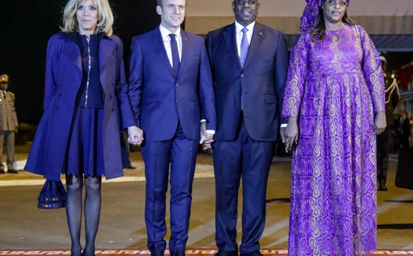 Les images de l'arrivée d'Emmanuel MACRON à Dakar ( photos )