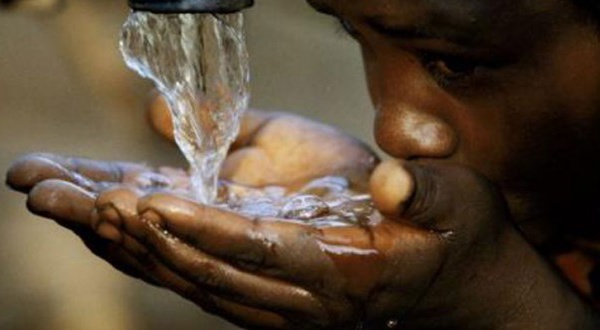 Eau : Une coloration noire sème la panique