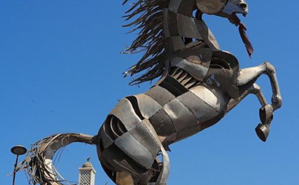 Un toubab nous décortique ÑAANI BAÑ NA !