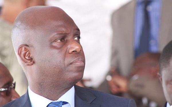 "Si Mansour FAYE n’était pas le Goro de Macky SALL, il ne distribuerait pas de billets … ", crie Aida FALL