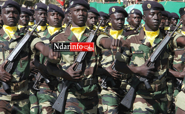 Saint-Louis : le drapeau national présente aux nouvelles recrues de Bango