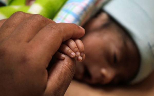 Trois nouveau-nés sur cinq ne sont pas allaites dans l’heure suivant leur naissance (étude)