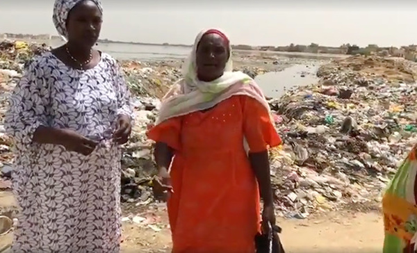 Visite de la candidate Yassine FALL à Saint-Louis : «  Nous sommes tous malades. NDAR amoul Maire … », crie une riveraine de la zone de captage de Pikine (vidéo)
