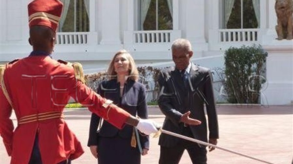 Une cérémonie d'hommage à la mémoire de Bruno DIATTA, devant le palais, ce jeudi