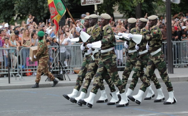 Communiqué: Remise de drapeau aux soldats du contingent 2011/1 au camp Deh Momar Gary de Dakar-Bango