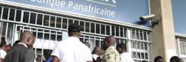 Ecobank : Un étudiant pompe 323 millions