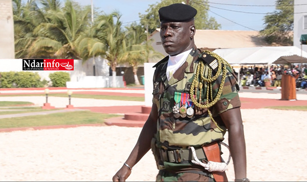 12e bataillon d’instruction : 1261 recrues présentées au Drapeau (vidéo)
