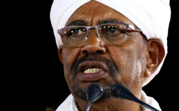 130 millions de dollars en liquide retrouvé au domicile de l'ex-président soudanais Omar El-Bechir