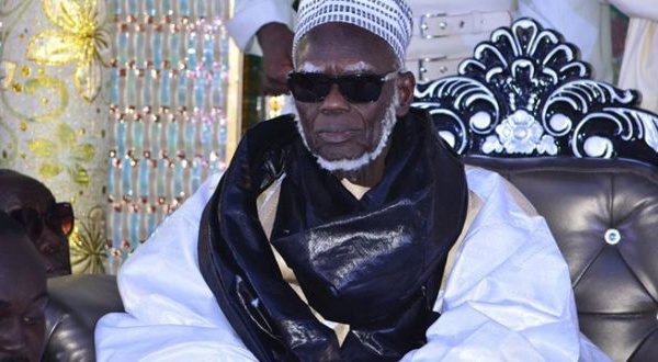 Elle brûle ses greffages, conformément au Ndigël de Serigne Mountakha(vidéo)