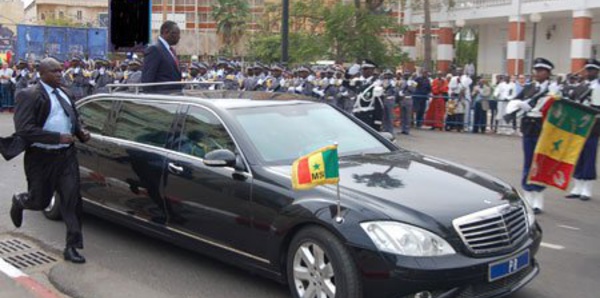 Limousine en feu : Macky SALL convoque le responsable du blindage 