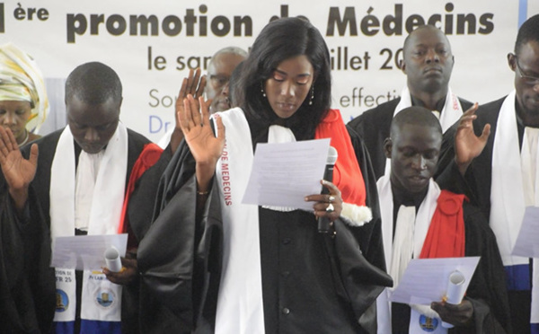 L’UGB a fêté sa première promotion de médecine (vidéo)
