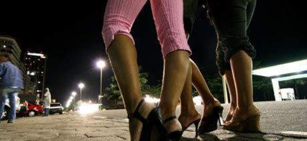 SALY PORTUDAL : les prostituées chassées à coups de gourdins et cravaches