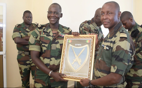 Zone Nord N°2 : le Colonel Mbaye CISSÉ passe le témoin au Colonel Amadou Moussa NDIR (vidéo)