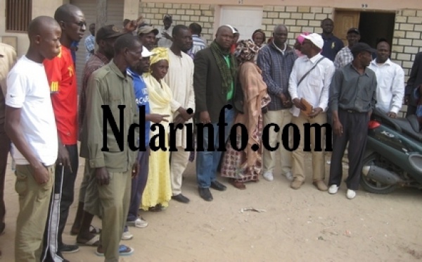 |VIDÉOS- PHOTOS| Saint-Louis: Les membres du M23 remis en liberté après une nuit au Commissariat de Sor