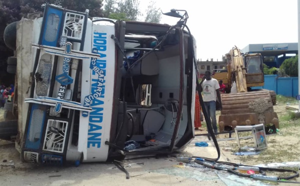 Saint-Louis : Collision entre un bus et un 4x4 (vidéo)