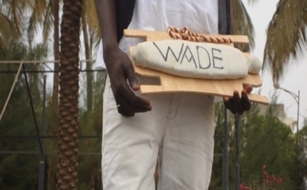 Mouvement "Y'en a marre"-Me Wade 86 ans, « 86 marabouts prient pour son départ »