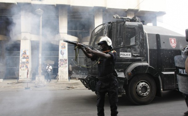Dernière minute : le camion dragon tire des jets d'eau sur les talibés Tidjanes.