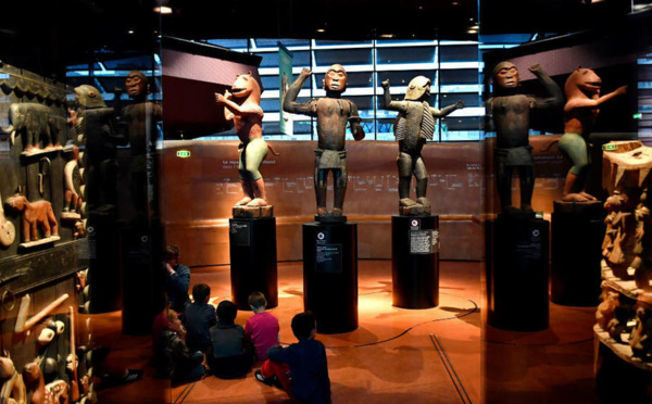 "90 000 objets appartenant à l'Afrique subsaharienne sont dans les musées français", révèle Felwine SARR