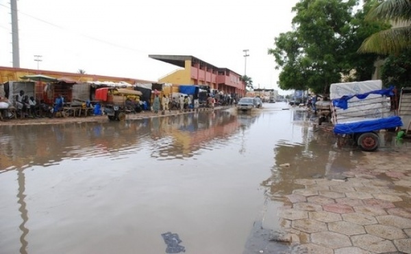 [VIDÉO] Il pleut sur Saint-Louis. Regardez