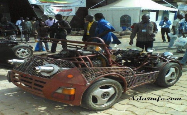 Photos et Vidéos| Insolite: Un thiessois a "fabriqué" une voiture et tente de confectionner un avion