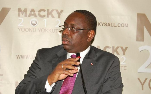 Macky Sall à Banjul, dimanche, et à Paris, mercredi