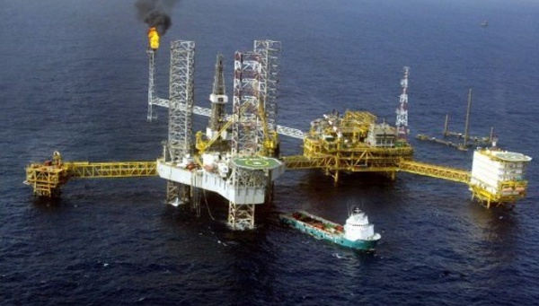 Un acteur de la pêche artisanale sensibilise sur l’impact environnemental des plateformes pétrolières et gazières