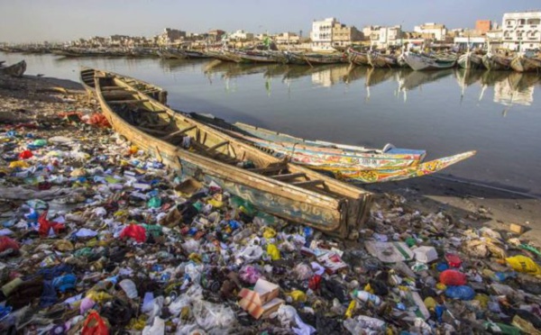 Macky SALL lance un appel à la mobilisation nationale contre l’insalubrité et l’occupation anarchique